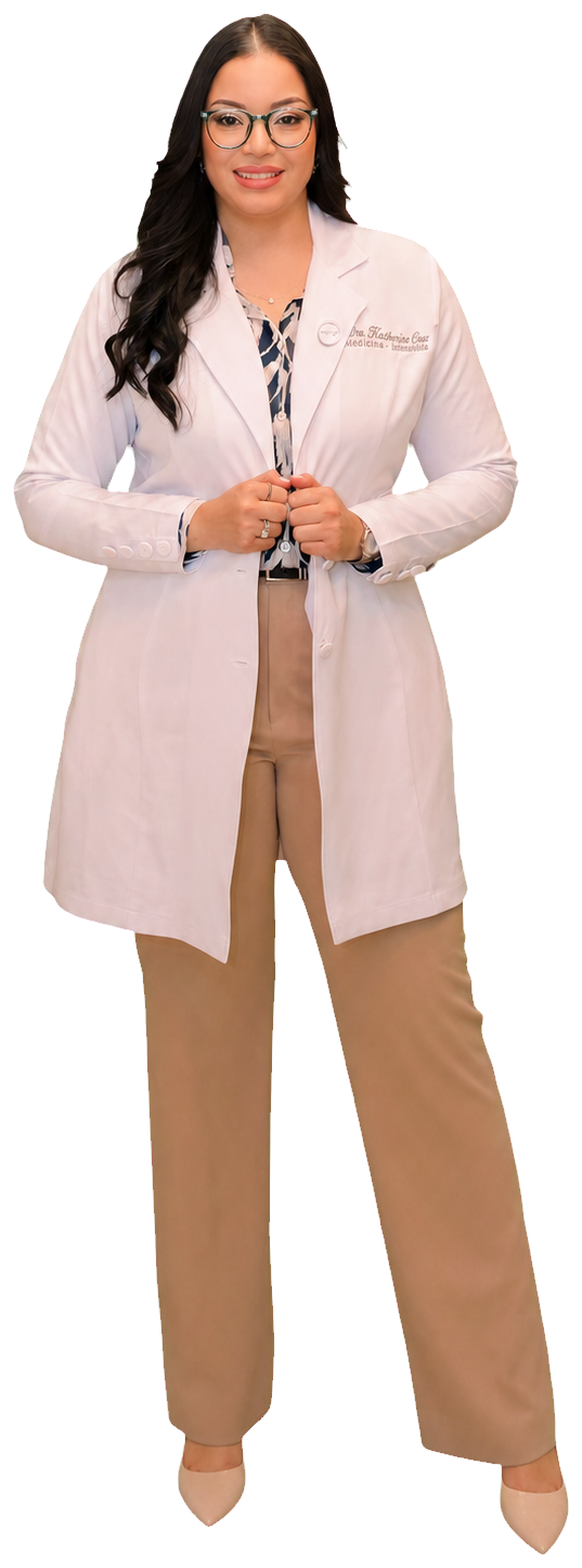 Dra. Katherine Cruz Peña con bata médica blanca